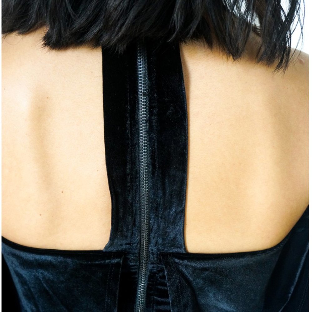 Black velvet off-the-shoulders choker dress - Picture 8 of 13